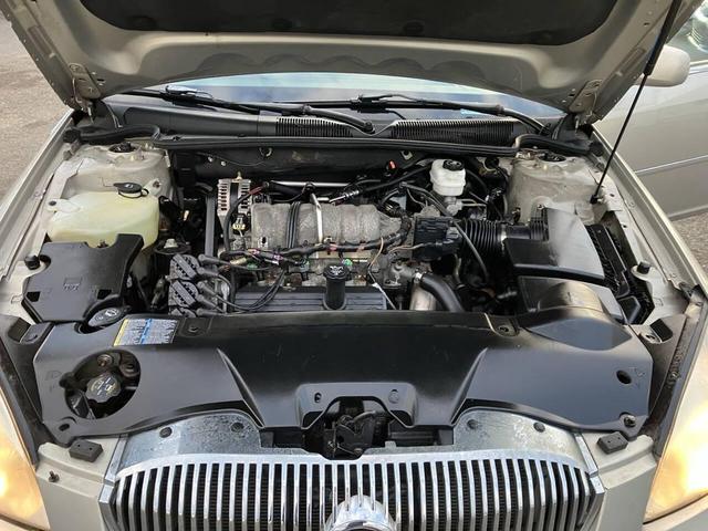 Photo of 2007 Cream Buick Lucerne