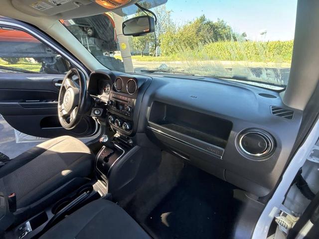Photo of 2013 Bright White Clearcoat Jeep Patriot
