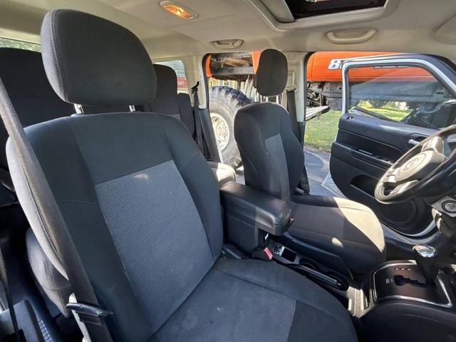 Photo of 2013 Bright White Clearcoat Jeep Patriot