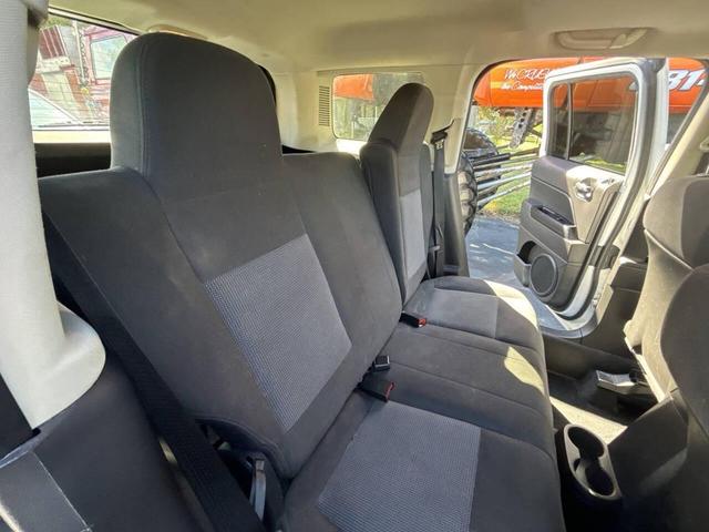Photo of 2013 Bright White Clearcoat Jeep Patriot