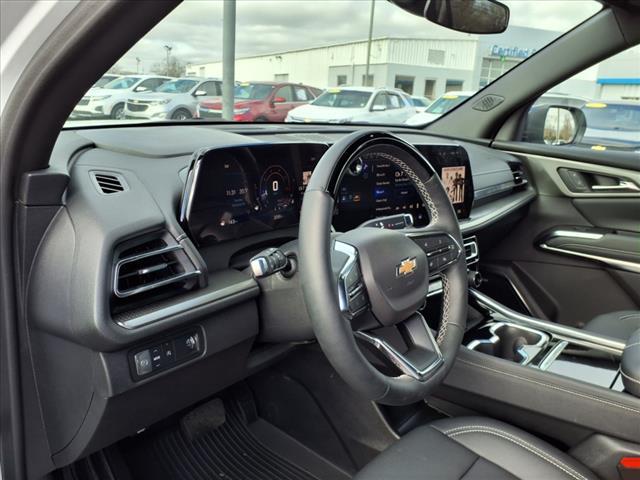 Photo of 2024 White Chevrolet Traverse