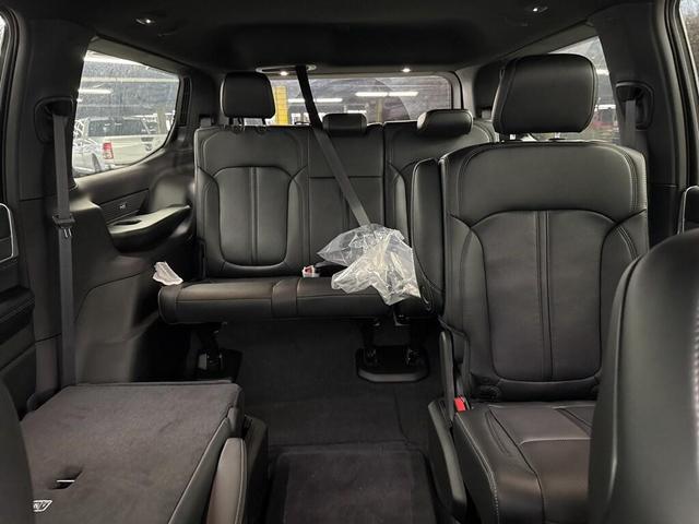 Photo of 2025 Bright White Clearcoat Jeep Wagoneer