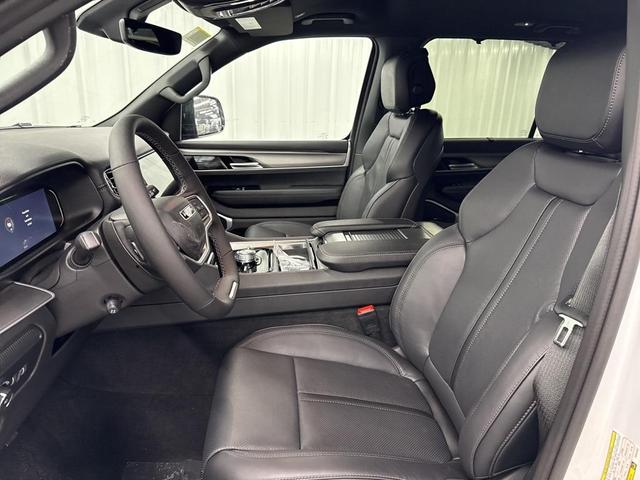 Photo of 2025 Bright White Clearcoat Jeep Wagoneer