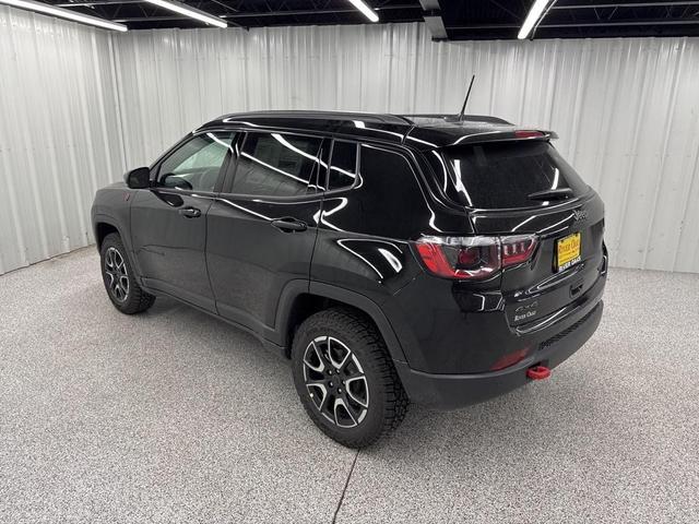 Photo of 2025 Diamond Black Jeep Compass