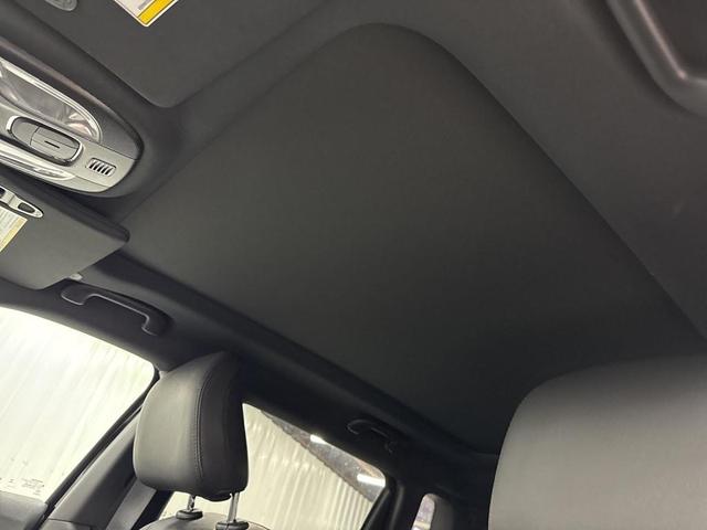 Photo of 2025 Diamond Black Jeep Compass