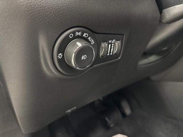 Photo of 2025 Diamond Black Jeep Compass