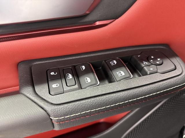 Photo of 2025 Diamond Black RAM 1500