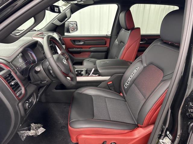 Photo of 2025 Diamond Black RAM 1500