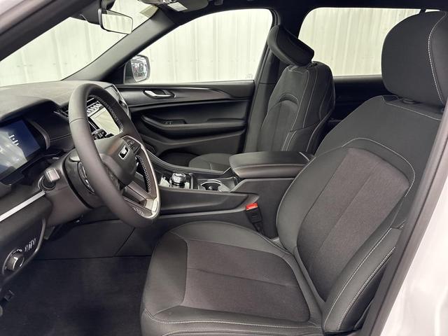 Photo of 2025 Bright White Clearcoat Jeep Grand Cherokee L