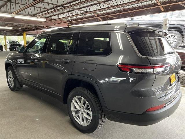 Photo of 2024 Metallic Jeep Grand Cherokee L