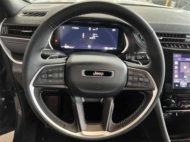 Photo of 2024 Metallic Jeep Grand Cherokee L