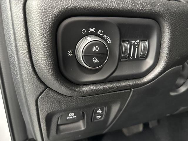 Photo of 2025 Bright White Clearcoat RAM 1500