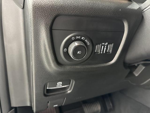 Photo of 2024 Bright White Clearcoat Jeep Grand Cherokee L
