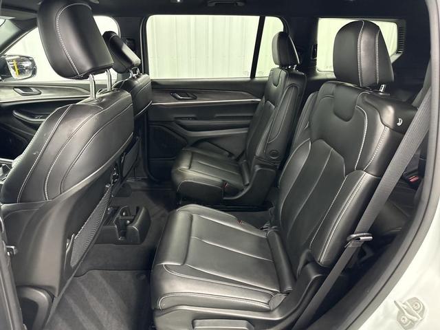 Photo of 2024 Bright White Clearcoat Jeep Grand Cherokee L