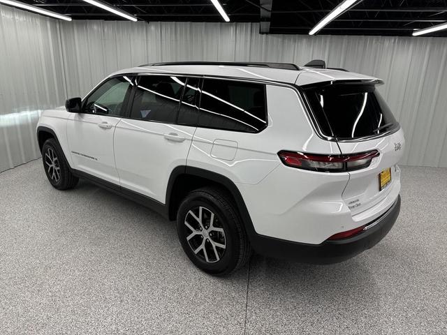 Photo of 2024 Bright White Clearcoat Jeep Grand Cherokee L
