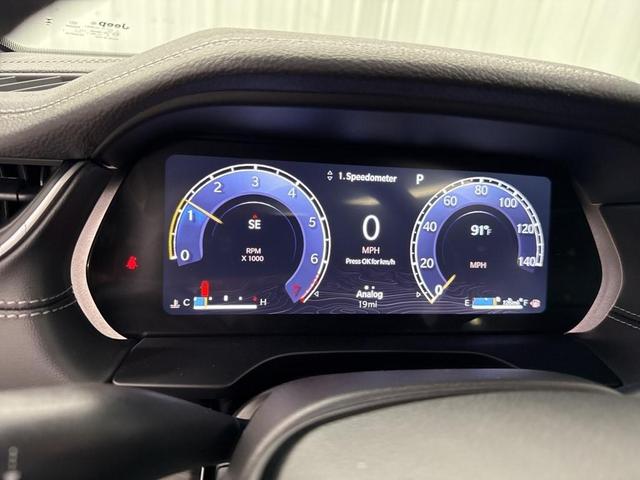 Photo of 2025 Diamond Black Jeep Grand Cherokee L