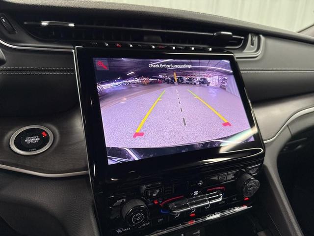 Photo of 2025 Diamond Black Jeep Grand Cherokee L