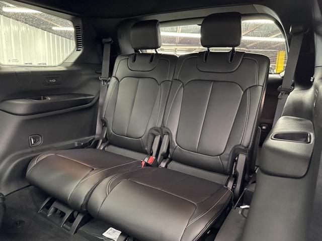Photo of 2025 Diamond Black Jeep Grand Cherokee L