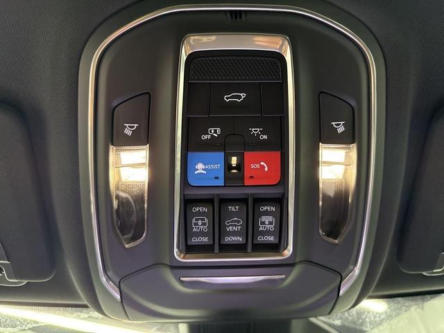 Photo of 2025 Diamond Black Jeep Grand Cherokee L