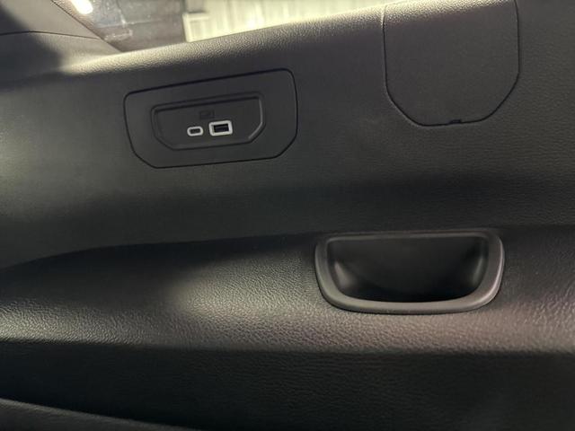 Photo of 2025 Diamond Black Jeep Grand Cherokee L