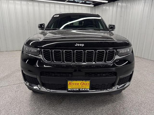 Photo of 2025 Diamond Black Jeep Grand Cherokee L
