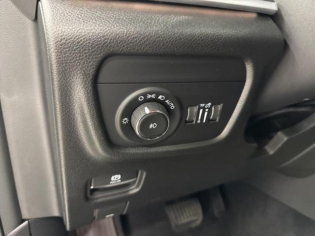 Photo of 2025 Diamond Black Jeep Grand Cherokee L