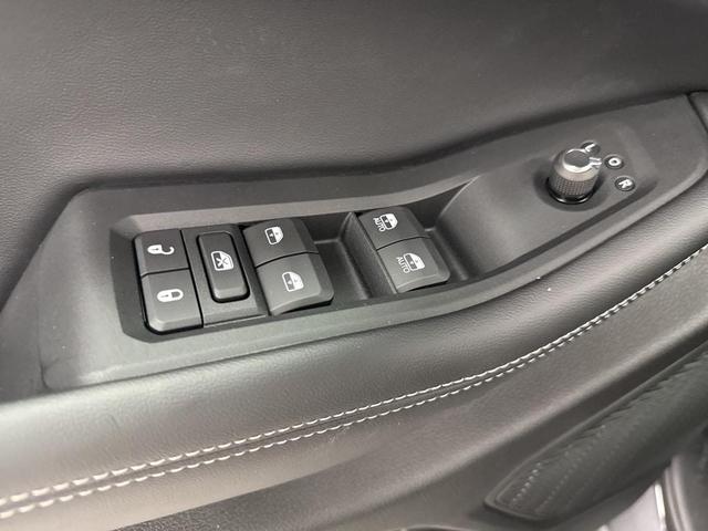 Photo of 2025 Metallic Jeep Grand Cherokee L