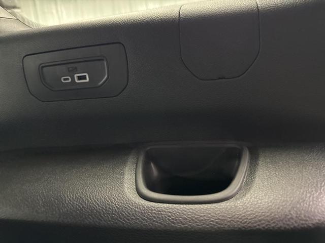 Photo of 2025 Metallic Jeep Grand Cherokee L