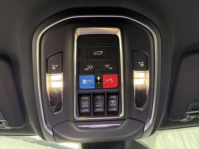 Photo of 2025 Metallic Jeep Grand Cherokee L