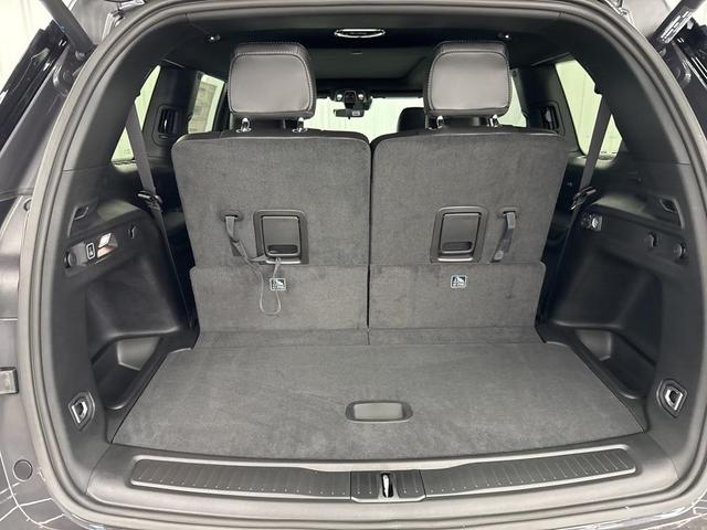 Photo of 2025 Metallic Jeep Grand Cherokee L