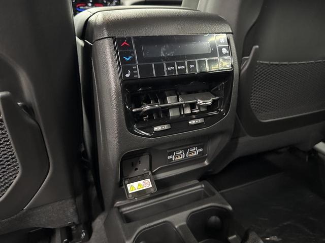 Photo of 2025 Metallic Jeep Grand Cherokee L