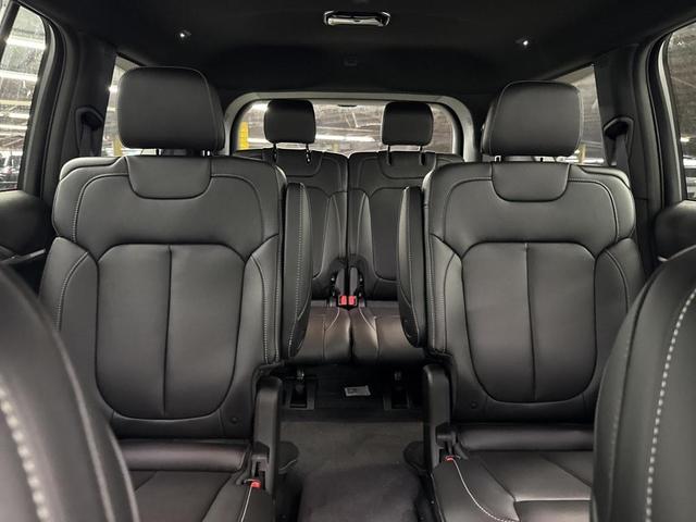 Photo of 2025 Metallic Jeep Grand Cherokee L