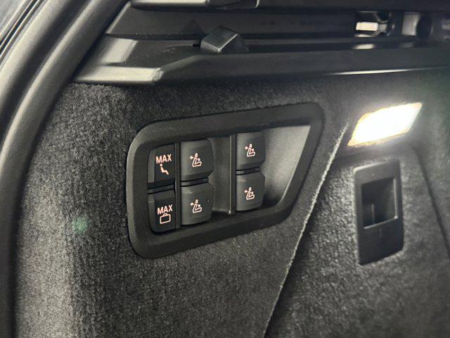 Photo of 2025 Black BMW X7