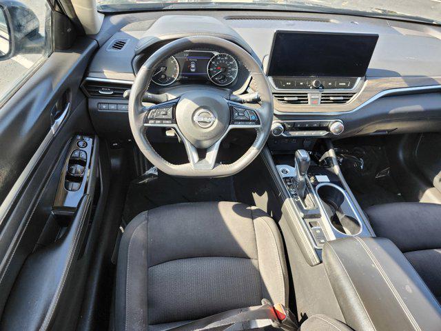 Photo of 2023 Super Black Nissan Altima