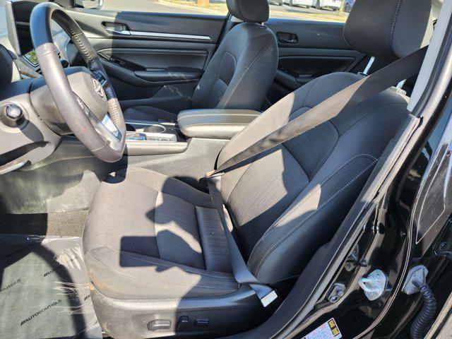 Photo of 2023 Super Black Nissan Altima