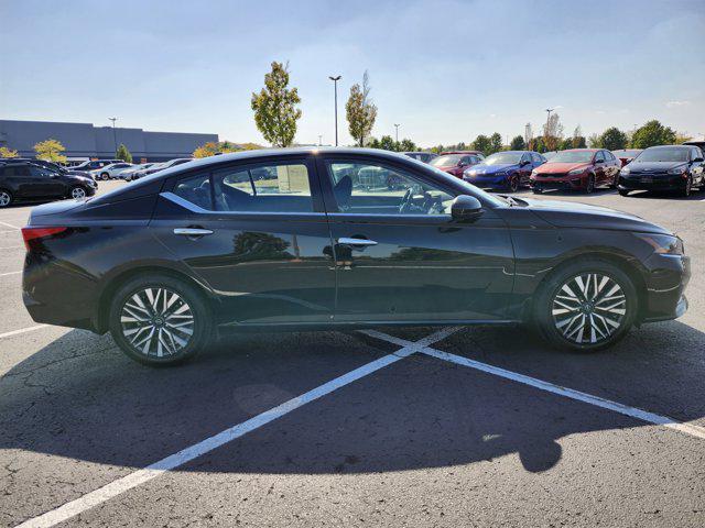 Photo of 2023 Super Black Nissan Altima