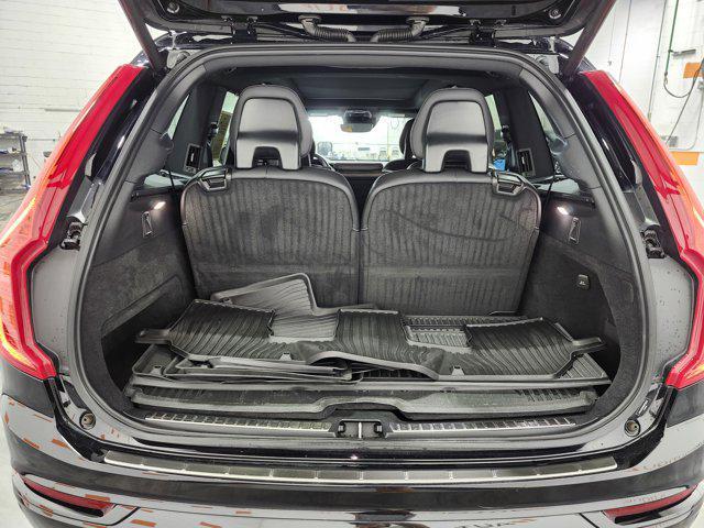Photo of 2021 Onyx Black Metallic Volvo XC90