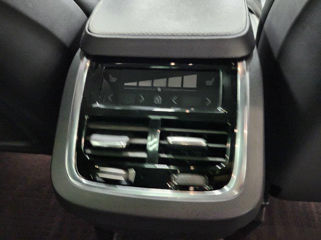 Photo of 2021 Onyx Black Metallic Volvo XC90