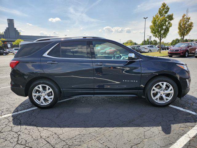 Photo of 2021 Midnight Blue Metallic Chevrolet Equinox