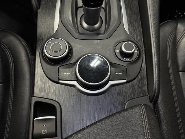 Photo of 2017 Vesuvio Gray Metallic Alfa Romeo Giulia