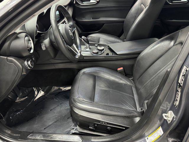 Photo of 2017 Vesuvio Gray Metallic Alfa Romeo Giulia