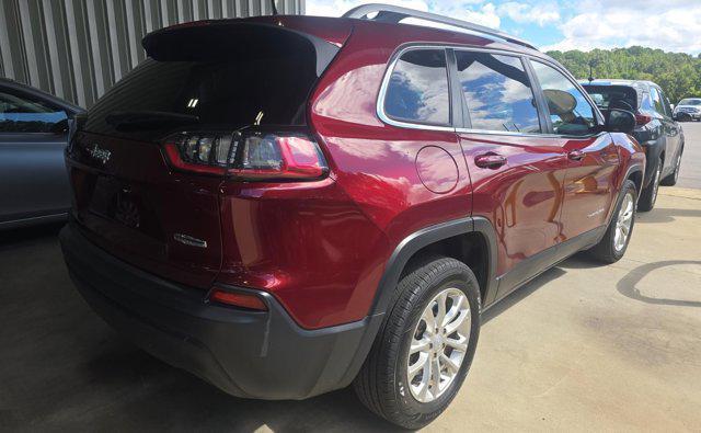 Photo of 2019 Velvet Red Pearlcoat Jeep Cherokee