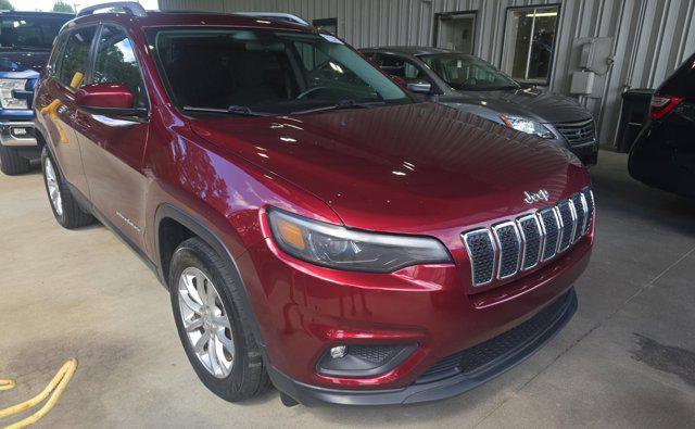 Photo of 2019 Velvet Red Pearlcoat Jeep Cherokee