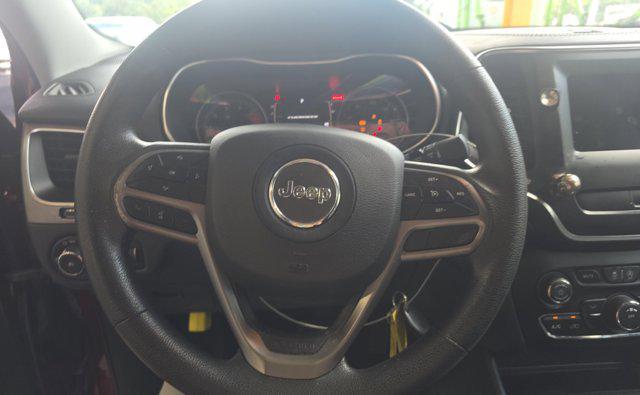Photo of 2019 Velvet Red Pearlcoat Jeep Cherokee