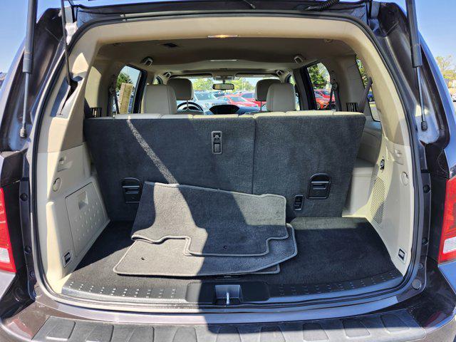 Photo of 2013 Dark Amber Metallic Honda Pilot