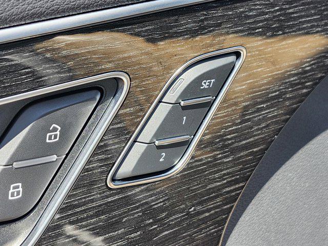 Photo of 2021 Carrara White Audi Q7