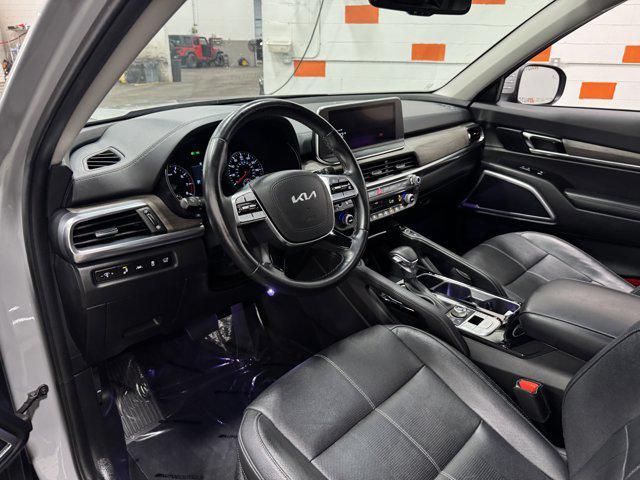 Photo of 2022 Wolf Gray Kia Telluride