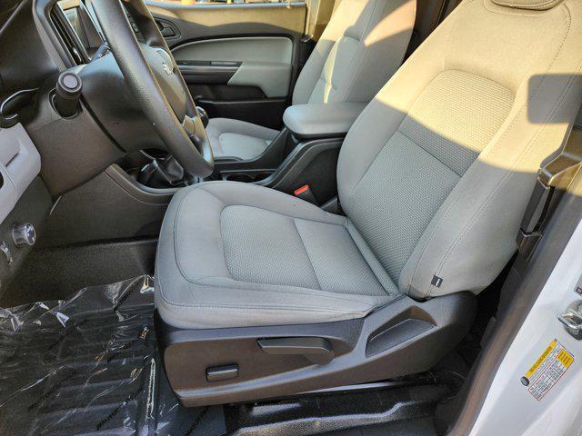 Photo of 2018 Summit White Chevrolet Colorado