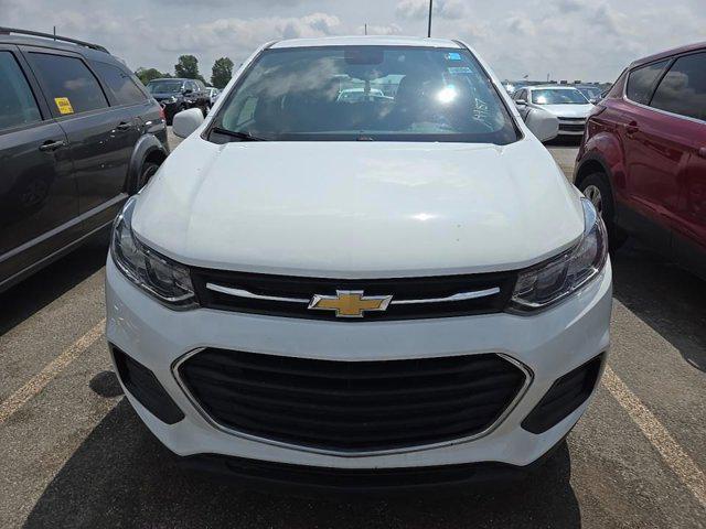 Photo of 2018 Summit White Chevrolet Trax