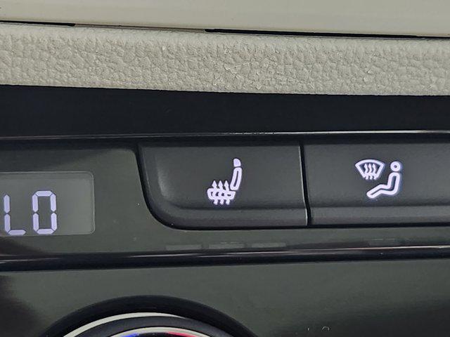 Photo of 2019 Blue Silk Metallic Volkswagen Jetta